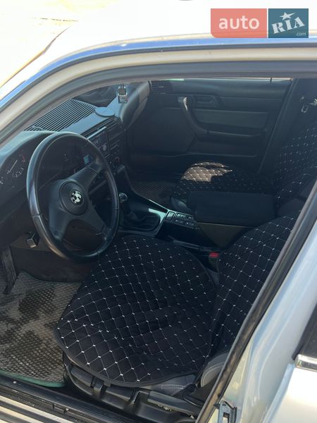 Седан BMW 5 Series 1988 в Запорожье