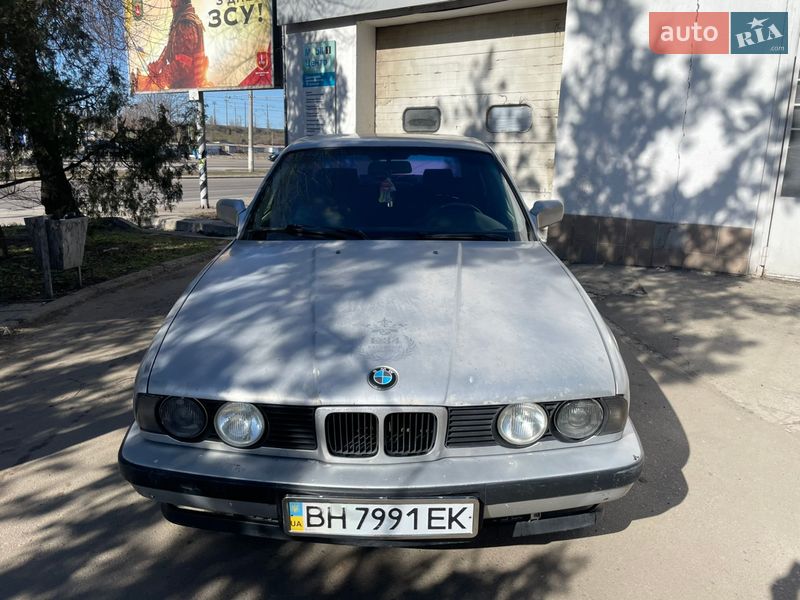 Седан BMW 5 Series 1990 в Одессе
