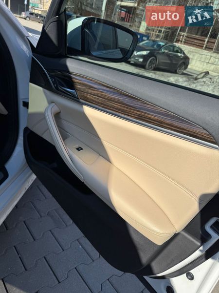 Седан BMW 5 Series 2018 в Черновцах