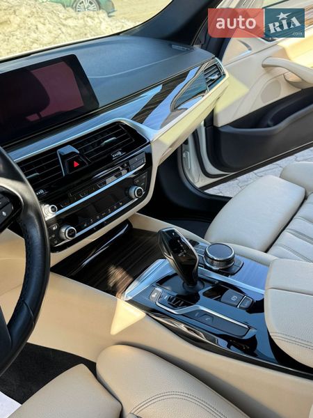 Седан BMW 5 Series 2018 в Черновцах