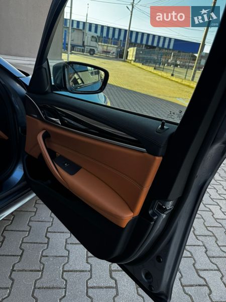 Седан BMW 5 Series 2019 в Черновцах