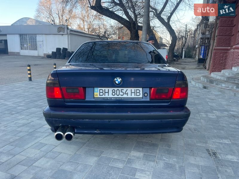 Седан BMW 5 Series 1992 в Одессе