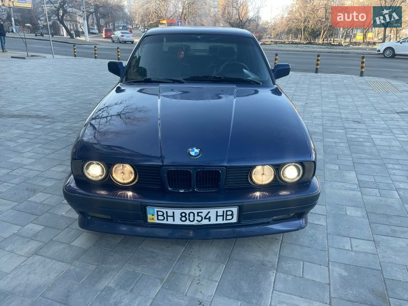 Седан BMW 5 Series 1992 в Одессе