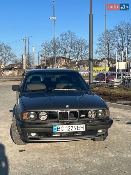 Седан BMW 5 Series 1988 в Івано-Франківську