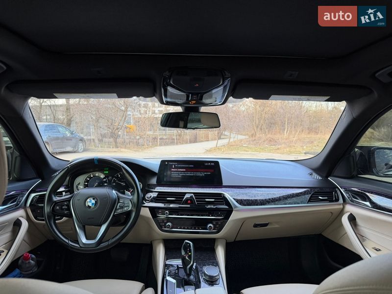 Седан BMW 5 Series 2017 в Львове