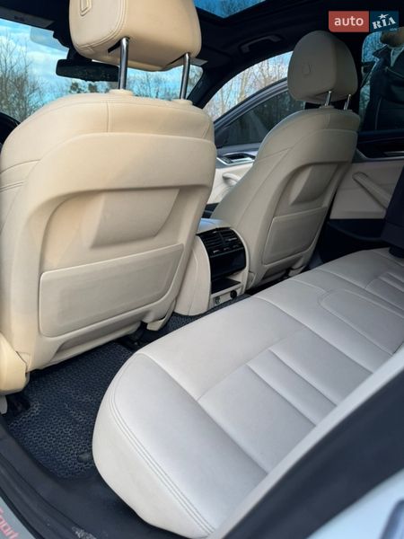 Седан BMW 5 Series 2017 в Львове