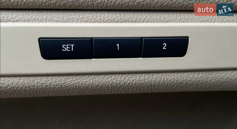 Седан BMW 5 Series 2015 в Львове