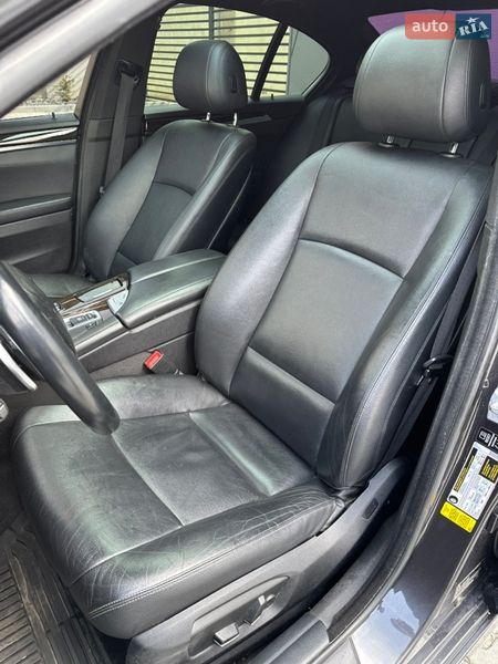 Седан BMW 5 Series 2013 в Ужгороде