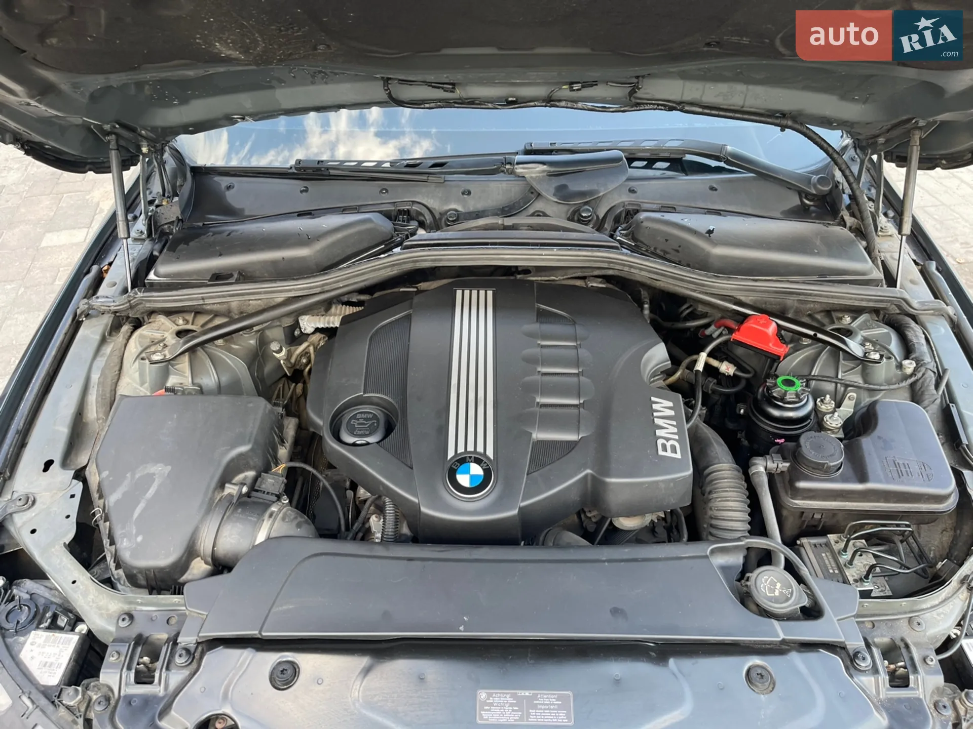 2010 BMW 5er - мініатюра 11