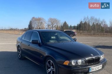 Седан BMW 5 Series 2001 в Березному