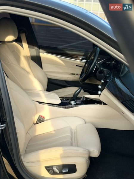 Седан BMW 5 Series 2017 в Луцке