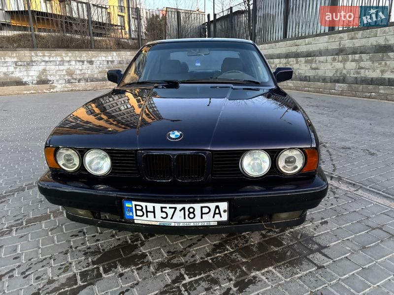 Седан BMW 5 Series 1988 в Одессе