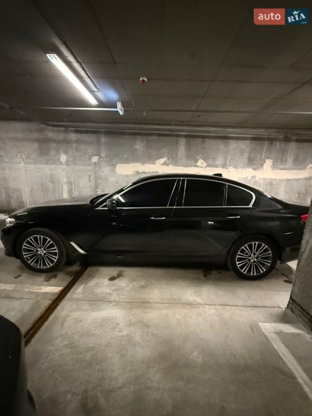Седан BMW 5 Series 2017 в Киеве