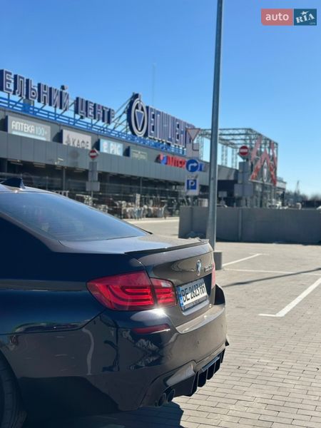 Седан BMW 5 Series 2012 в Первомайске