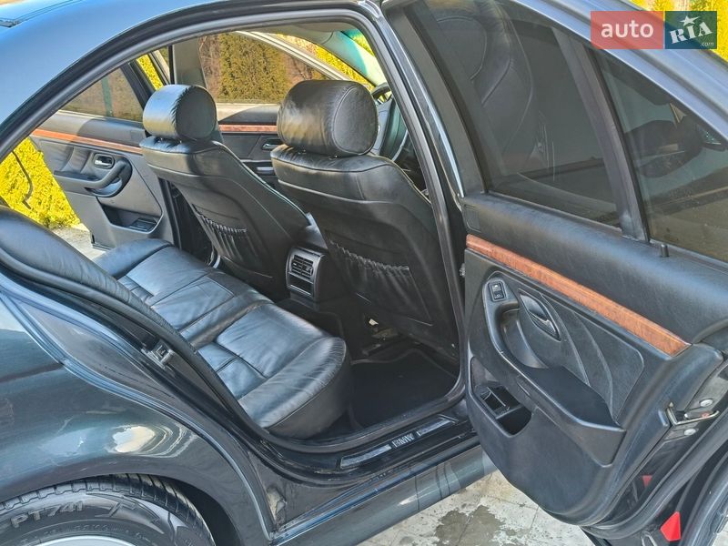 Седан BMW 5 Series 1998 в Воловце