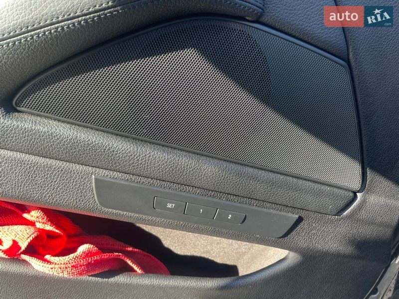 Седан BMW 5 Series 2015 в Городке