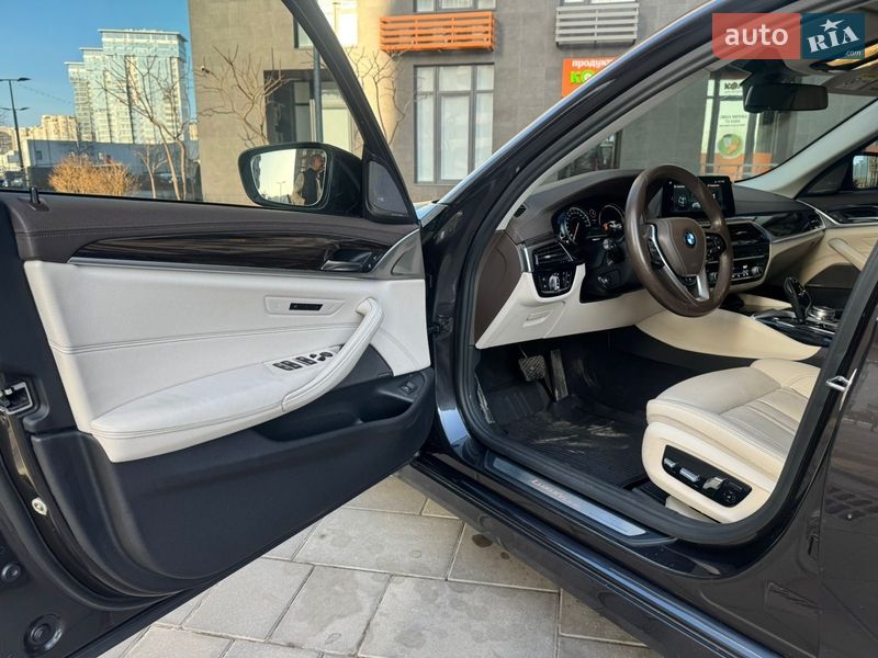 Седан BMW 5 Series 2016 в Киеве