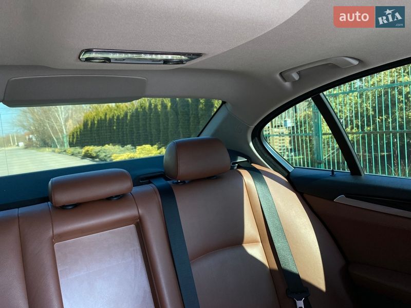 Седан BMW 5 Series 2011 в Стрые