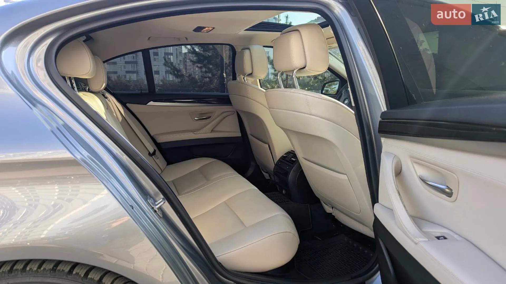 2011 BMW 5er - мініатюра 9