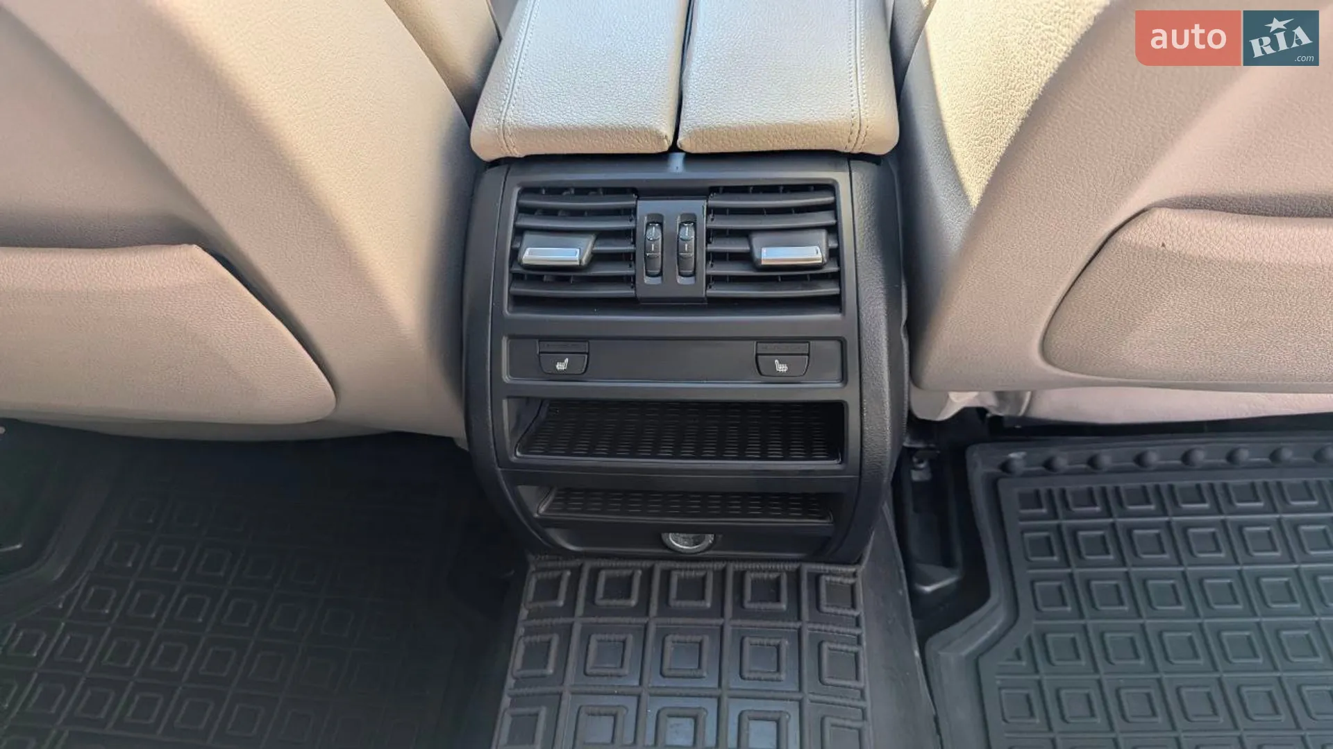 2011 BMW 5er - мініатюра 10