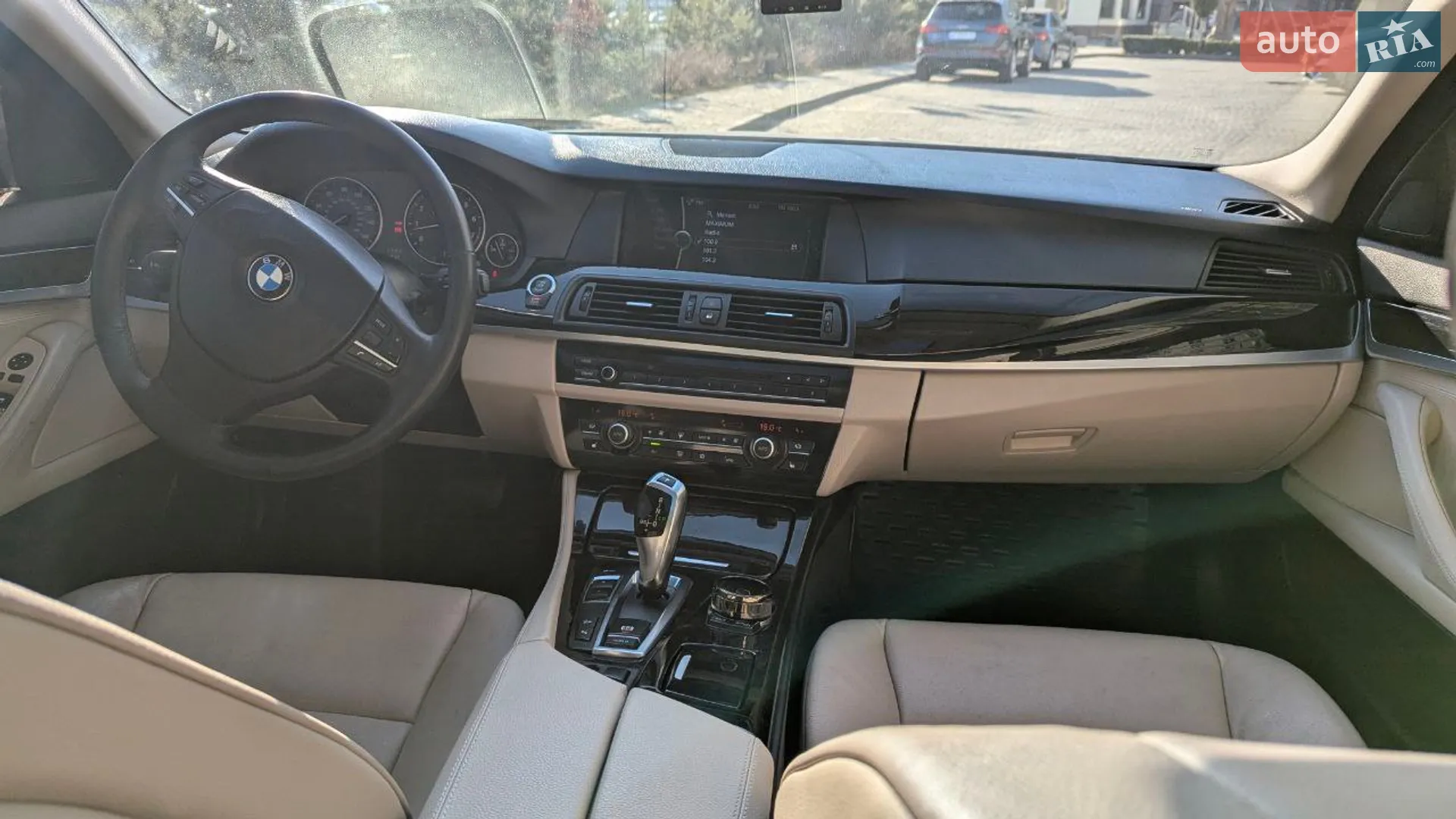 2011 BMW 5er - мініатюра 11