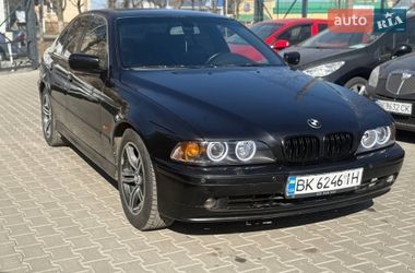 Седан BMW 5 Series 2001 в Березному