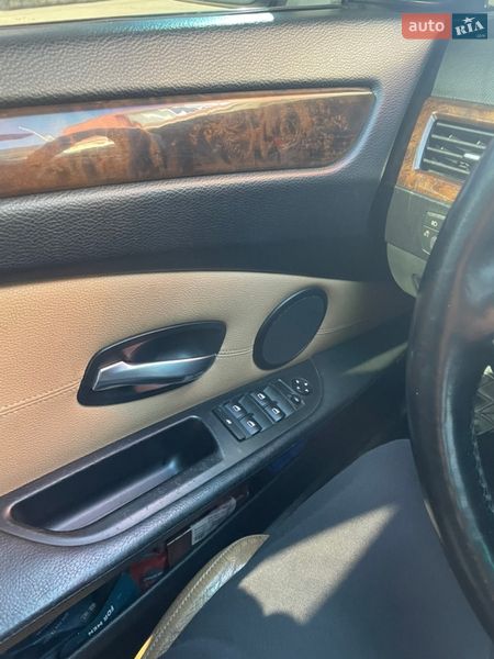 Седан BMW 5 Series 2009 в Коростене