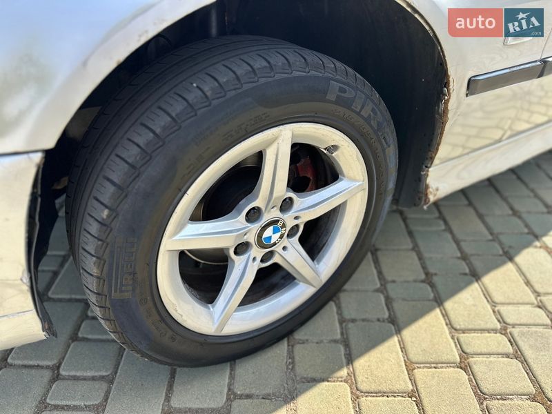 Седан BMW 5 Series 2000 в Одессе