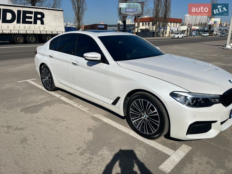 Седан BMW 5 Series 2017 в Киеве