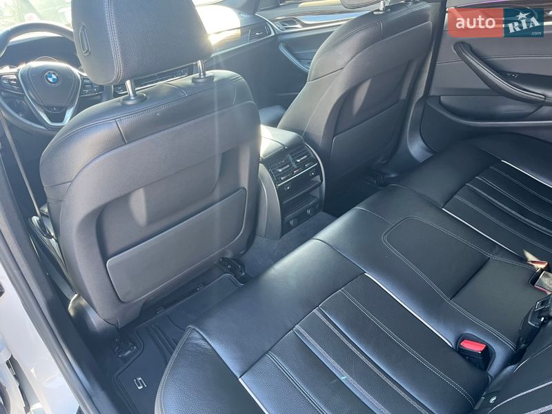 Седан BMW 5 Series 2017 в Киеве