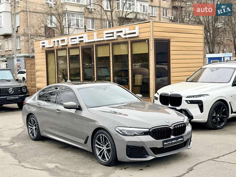 Седан BMW 5 Series 2022 в Киеве