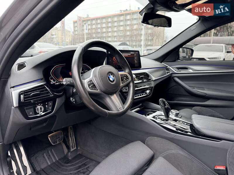 Седан BMW 5 Series 2022 в Киеве