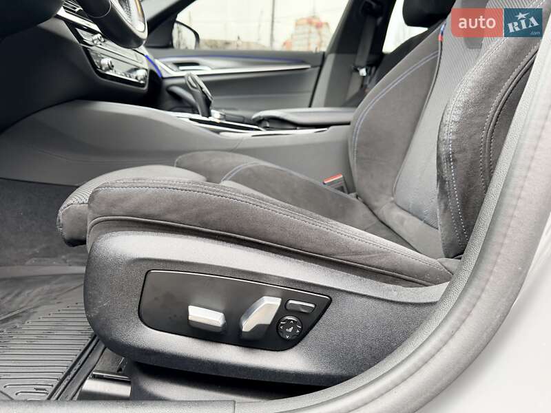 Седан BMW 5 Series 2022 в Киеве