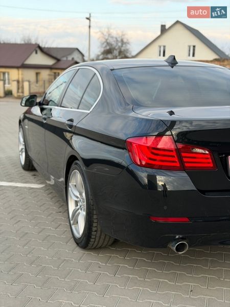 Седан BMW 5 Series 2012 в Дубні