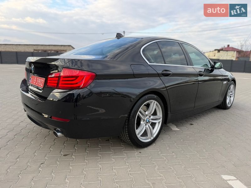 Седан BMW 5 Series 2012 в Дубні