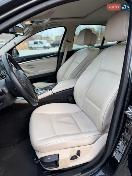 Седан BMW 5 Series 2012 в Дубні