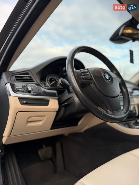 Седан BMW 5 Series 2012 в Дубні
