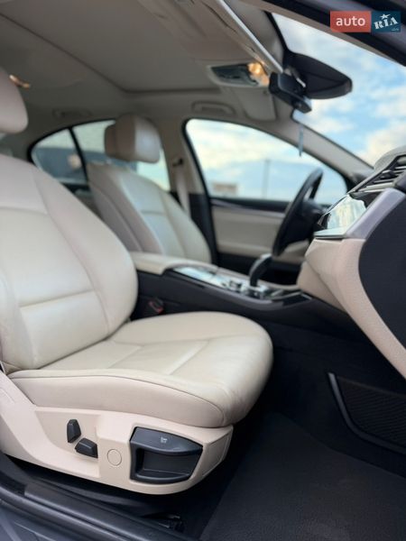 Седан BMW 5 Series 2012 в Дубні