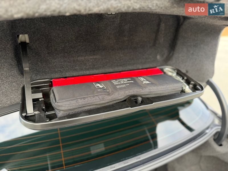 Седан BMW 5 Series 2012 в Дубні