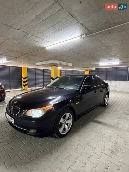 Седан BMW 5 Series 2008 в Вараше