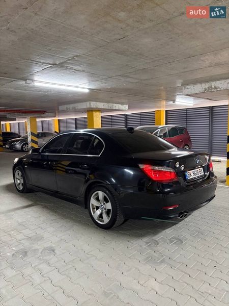 Седан BMW 5 Series 2008 в Вараше