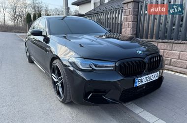 Седан BMW 5 Series 2017 в Ровно