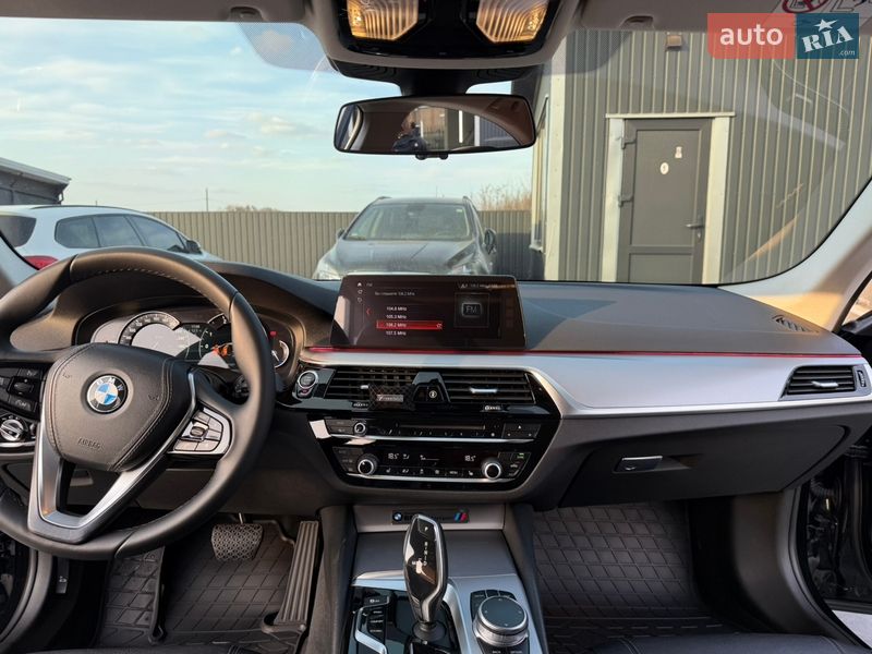 Седан BMW 5 Series 2017 в Чемеровцах