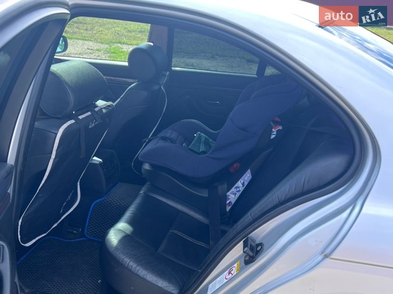 Седан BMW 5 Series 2003 в Авангарде