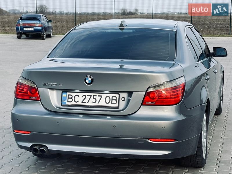 Седан BMW 5 Series 2009 в Кореці