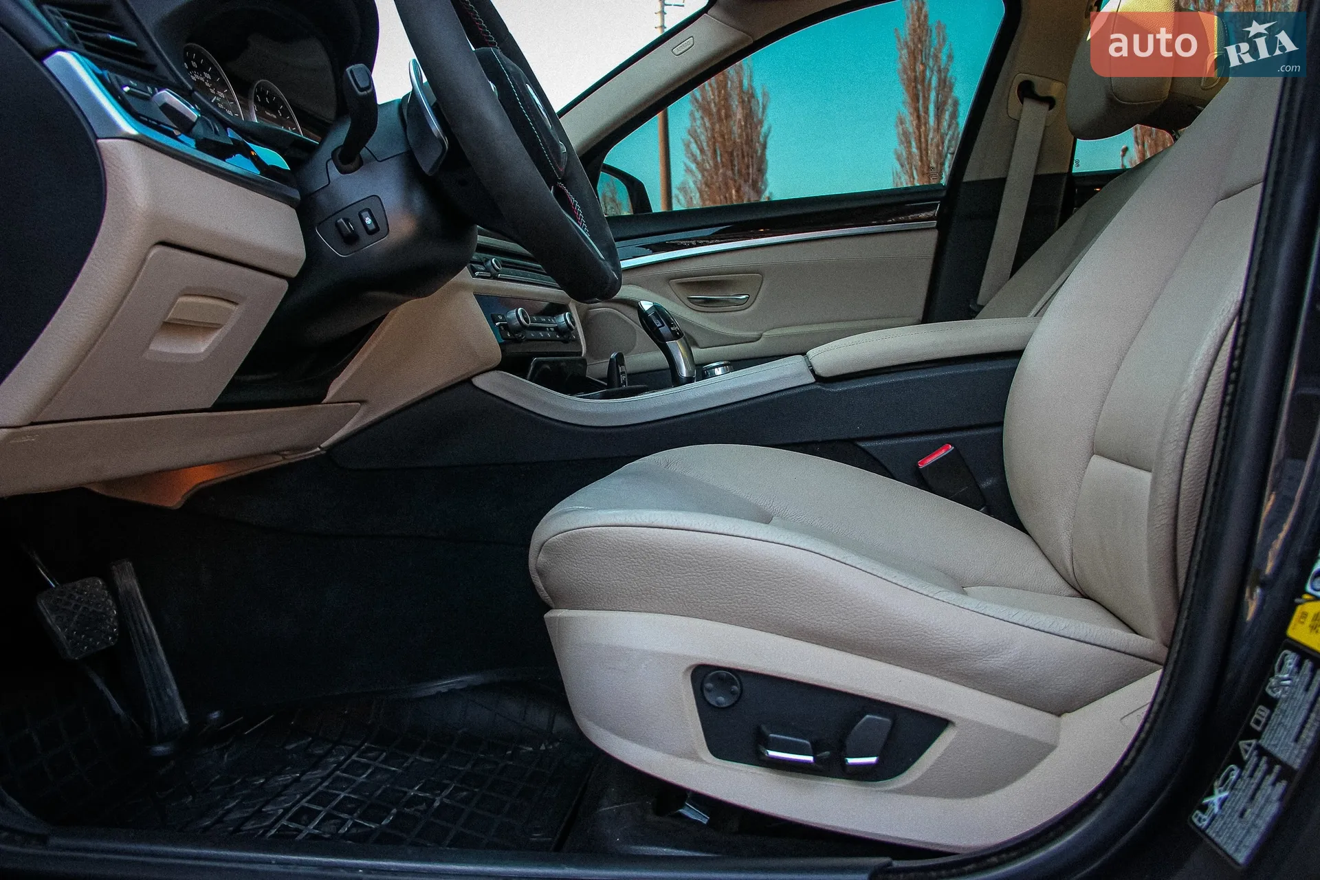 2010 BMW 5er - мініатюра 11