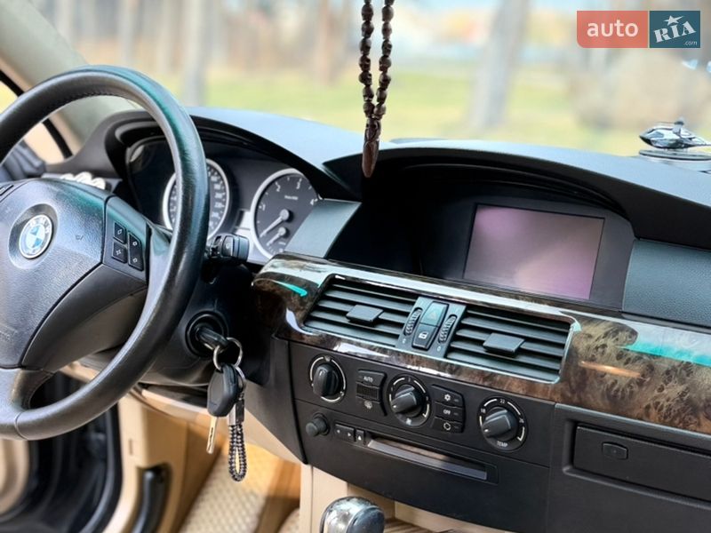 Седан BMW 5 Series 2004 в Житомире