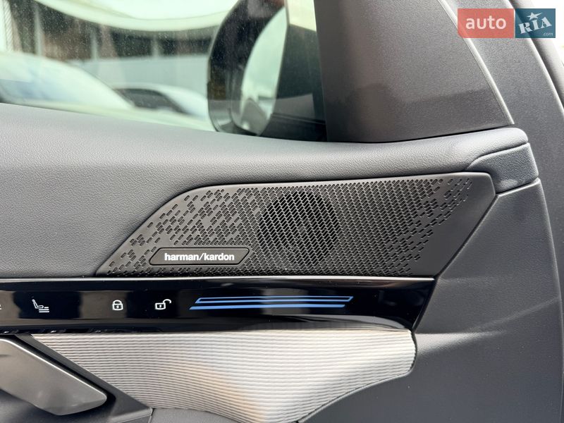 Седан BMW 5 Series 2023 в Киеве