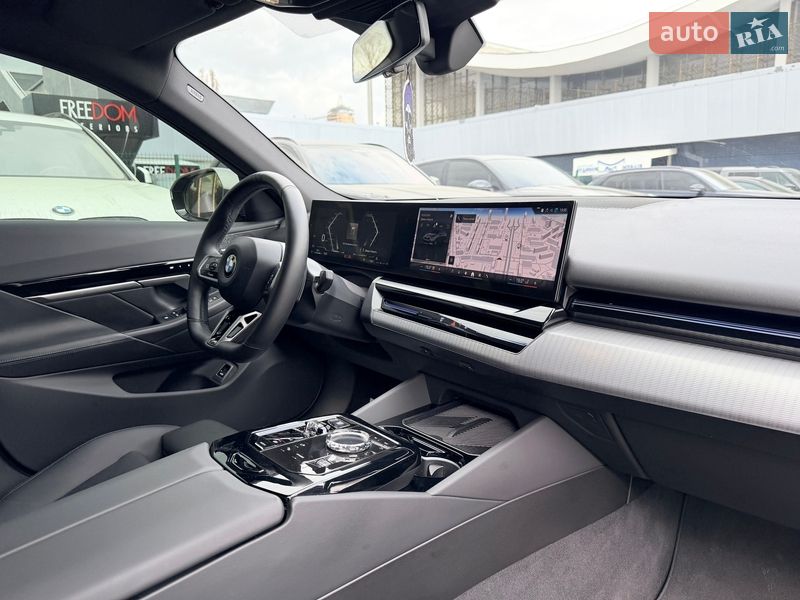 Седан BMW 5 Series 2023 в Киеве