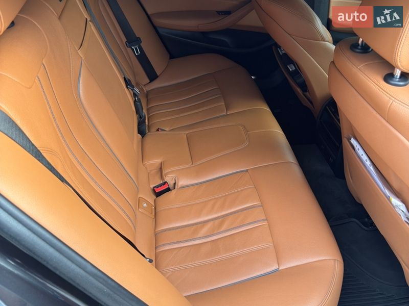 Седан BMW 5 Series 2017 в Кропивницком